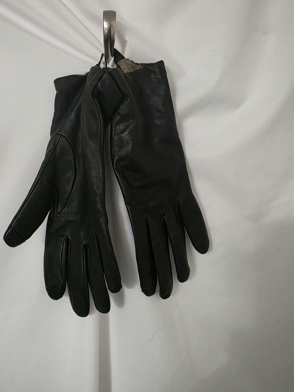 Lands' End Women's Black Leather Driving Gloves - Picture 2 of 4